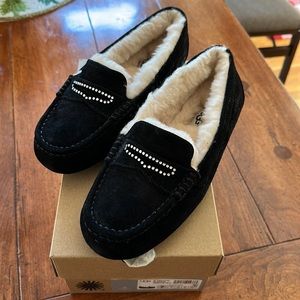 UGG Violette with sparkle Size 7 Black. BRAND NEW
